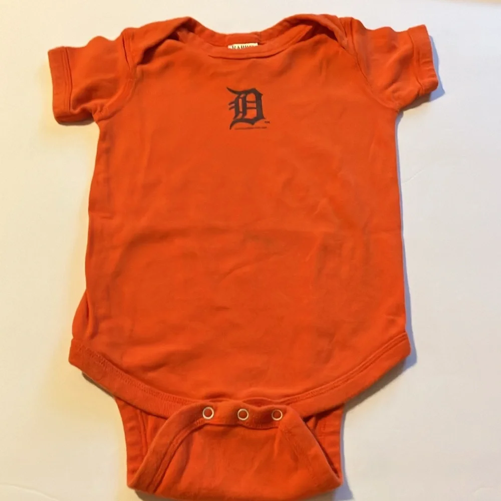 Detroit Tigers‎ Vibrant Orange and Navy Baby Onsies Set of Two 18 Months